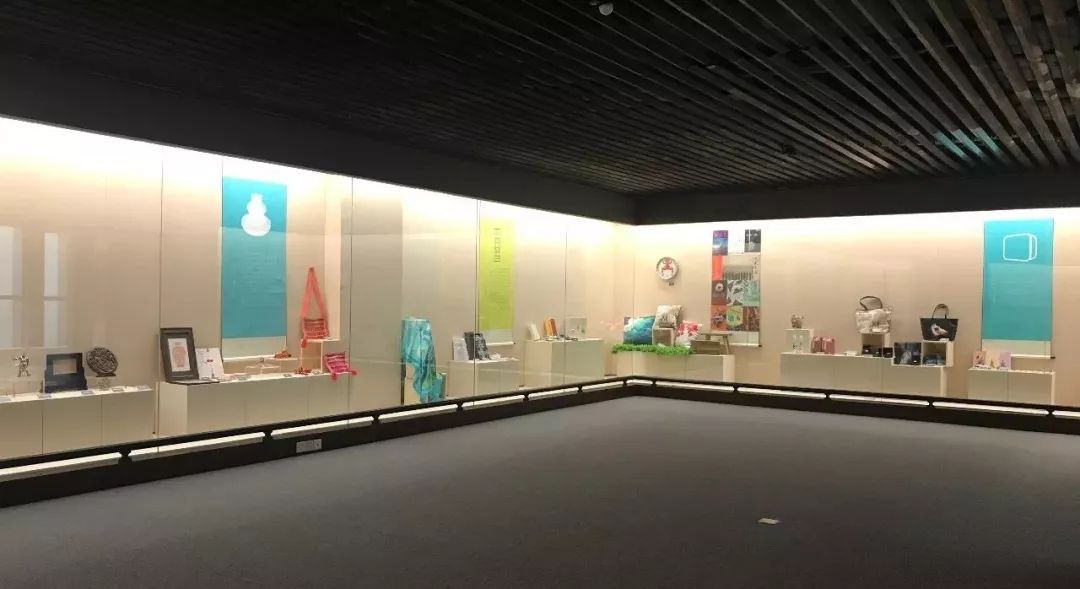 博物館展柜玻璃的選擇：文物保護(hù)的隱形守護(hù)者